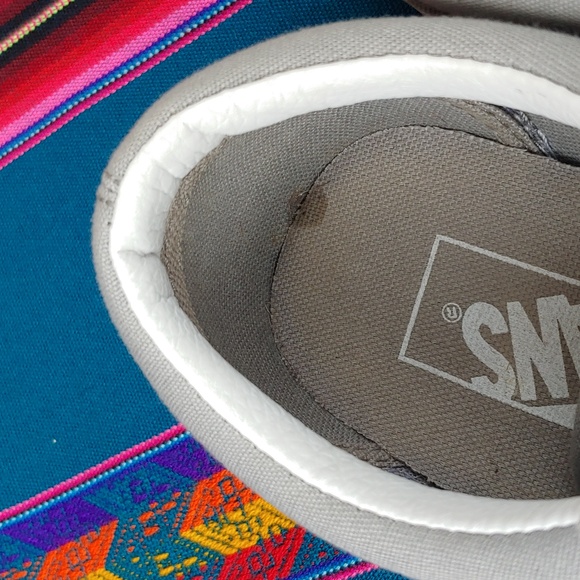 Vans Old Skool Light Gray and White Canvas Sneakers Unisex Men\'s 8 Women\'s 9.5